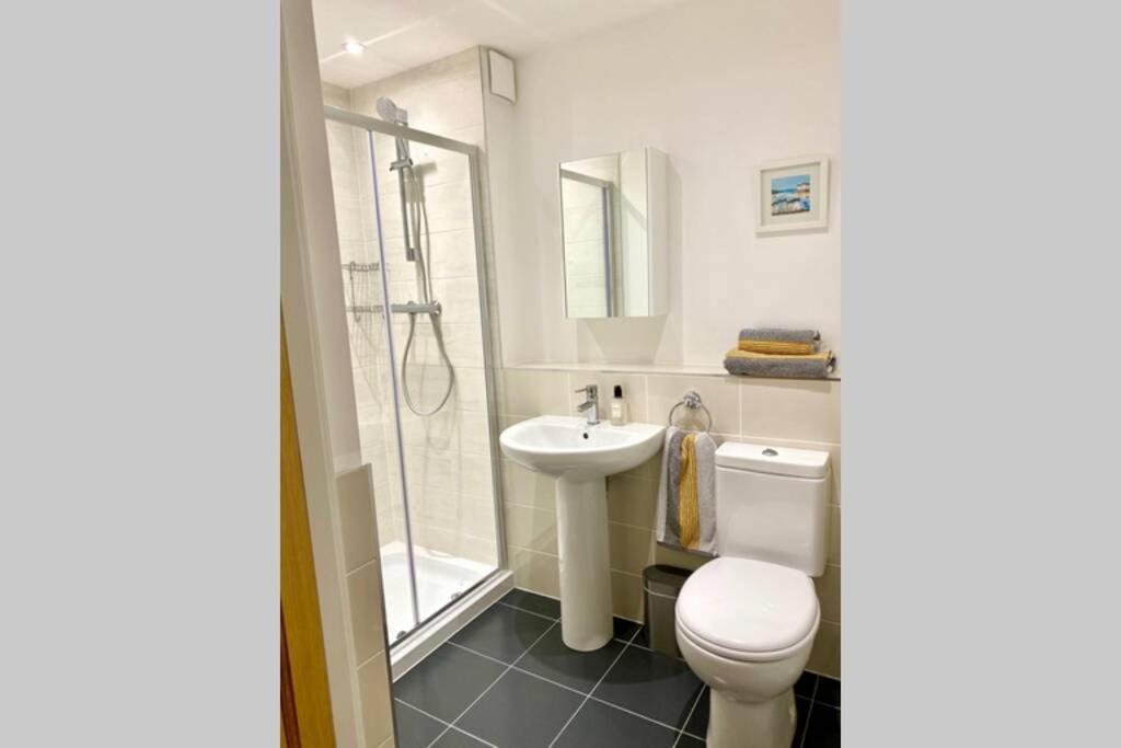 Beautiful 2 Bedroom, 2 Bathroom Flat With Parking. Pitlochry Zewnętrze zdjęcie