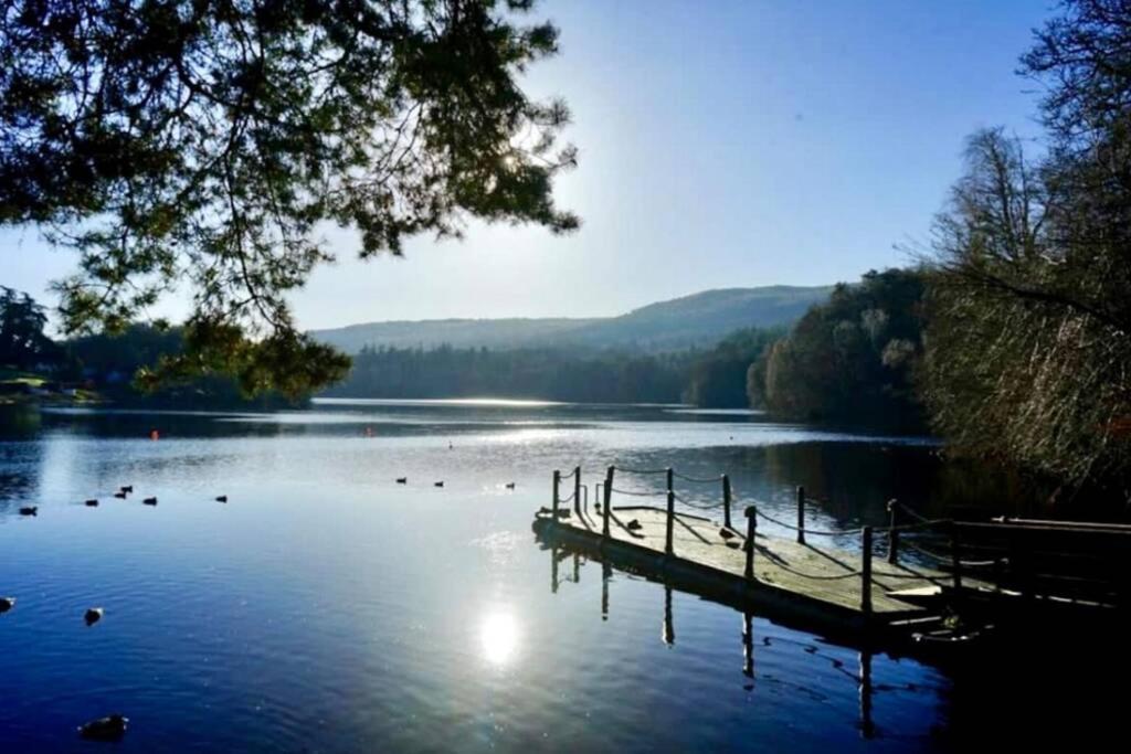 Beautiful 2 Bedroom, 2 Bathroom Flat With Parking. Pitlochry Zewnętrze zdjęcie