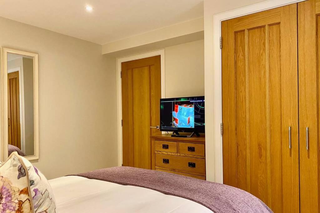 Beautiful 2 Bedroom, 2 Bathroom Flat With Parking. Pitlochry Zewnętrze zdjęcie