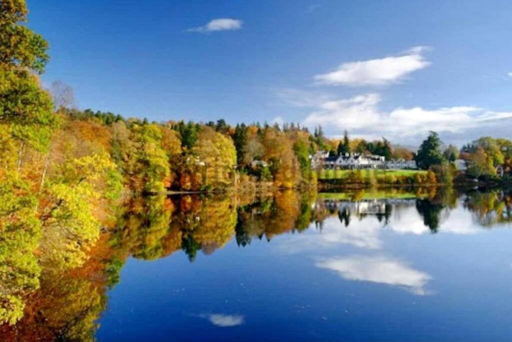 Beautiful 2 Bedroom, 2 Bathroom Flat With Parking. Pitlochry Zewnętrze zdjęcie